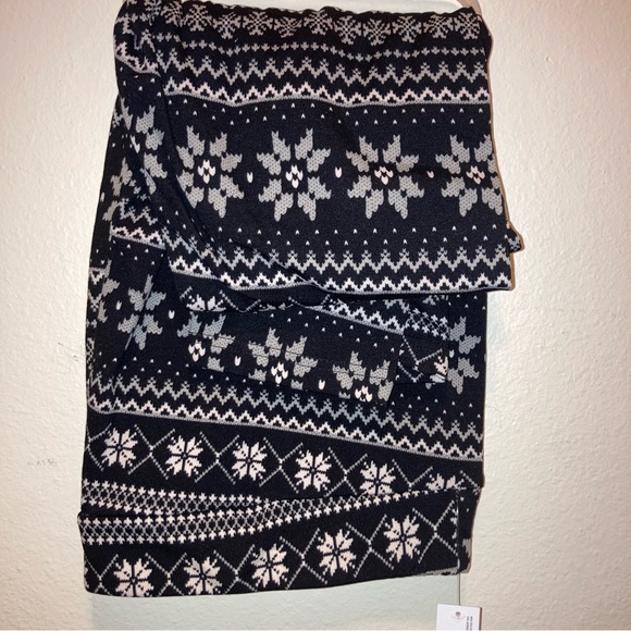 Winter Holiday Leggings - Picture 4 of 4